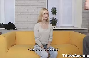 Mama filmy erotyczne z babciami strzyże czarny Boyt do sutka chodzi po domu