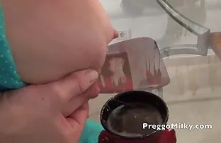 Mama pochodzi z Rosji, wzięła gorącą masaz erotyczny hd kąpiel, a potem spuchły jej palce