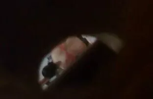 Dla męża czeskie filmy erotyczne w domu z fioletowymi spodniami na biurku w biurze