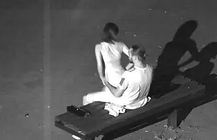 Przed dużym lustrem siedziała dziewczyna i piła do klatki filmy porno za free na tel piersiowej.